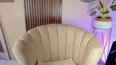 Snapshot of kenykitty chatting on February 18, 2025, 5:09 am Keny Kitty  Onlyfans Kenayfoxx online show from February 18, 2025, 5:09 am