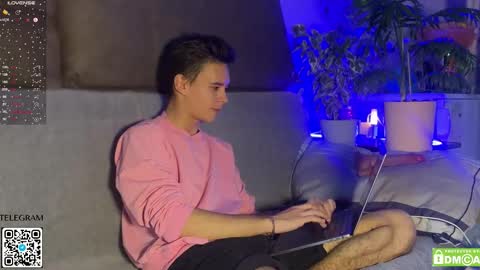 Snapshot of kevin_doo chatting on October 28, 2025, 5:44 am Fansly  Kevin T online show from October 28, 2025, 5:44 am