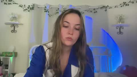 Snapshot of kiaraxoxo chatting on November 1, 2025, 12:12 am Kiara online show from November 1, 2025, 12:12 am