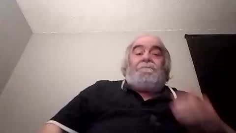 Snapshot of kickinme chatting on October 17, 2025, 10:45 pm KICKINME online show from October 17, 2025, 10:45 pm