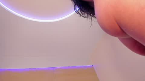 Snapshot of kiimcooper chatting on January 31, 2025, 1:12 pm KIM COOPER online show from January 31, 2025, 1:12 pm