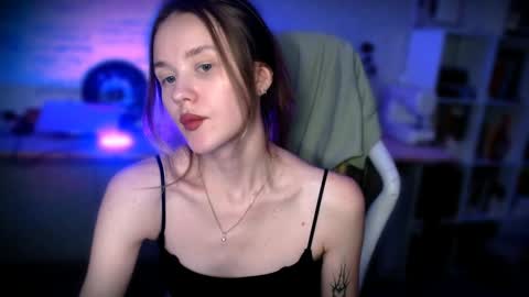 Snapshot of kikies_ chatting on December 3, 2024, 10:29 pm Mika and Miranda online show from December 3, 2024, 10:29 pm