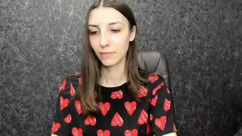 Snapshot of kikies_ chatting on September 12, 2025, 4:40 pm Mika and Miranda online show from September 12, 2025, 4:40 pm