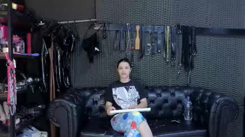  KIMBERLY SWAN  online show from October 21, 2025, 5:35 pm