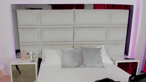 Snapshot of kimluna_11_ chatting on September 22, 2025, 11:23 am kim luna online show from September 22, 2025, 11:23 am