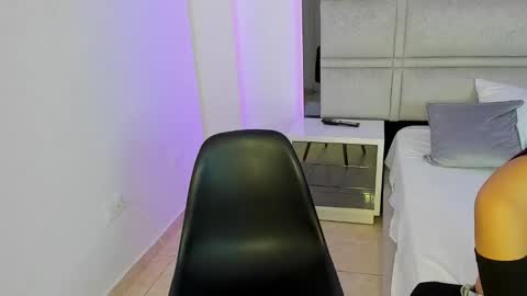 Snapshot of kimluna_11_ chatting on September 29, 2025, 12:21 pm kim luna online show from September 29, 2025, 12:21 pm