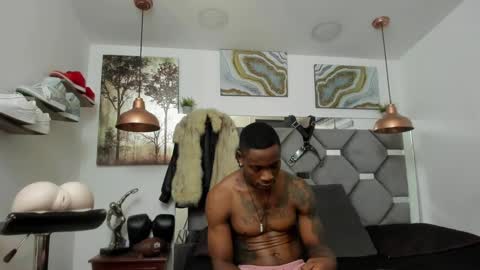 Snapshot of king_fitt_ chatting on January 25, 2025, 6:46 pm HOT MEN BLACK online show from January 25, 2025, 6:46 pm