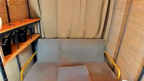 Snapshot of kinky_new_bombshell chatting on October 17, 2025, 3:31 am MISTRESS Julie online show from October 17, 2025, 3:31 am