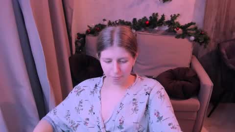 Snapshot of kirraa_ chatting on December 19, 2024, 10:00 pm Kira online show from December 19, 2024, 10:00 pm