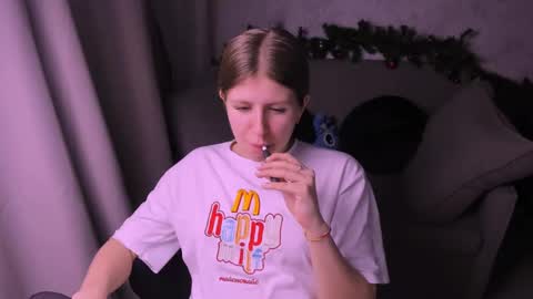 Snapshot of kirraa_ chatting on December 28, 2024, 10:02 pm Kira online show from December 28, 2024, 10:02 pm