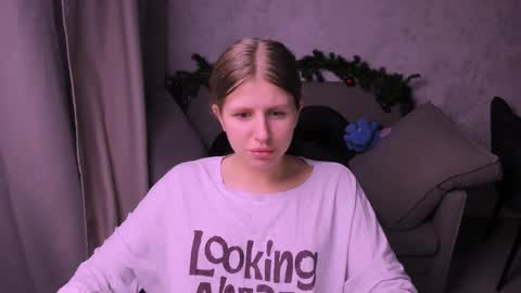 Snapshot of kirraa_ chatting on January 4, 2025, 8:05 pm Kira online show from January 4, 2025, 8:05 pm