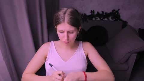 Snapshot of kirraa_ chatting on January 11, 2025, 11:56 pm Kira online show from January 11, 2025, 11:56 pm