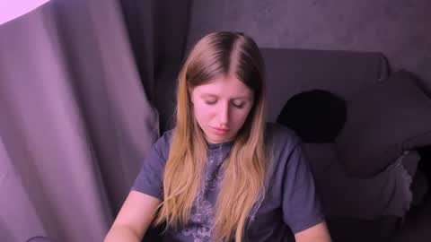 Snapshot of kirraa_ chatting on February 9, 2025, 7:41 pm Kira online show from February 9, 2025, 7:41 pm