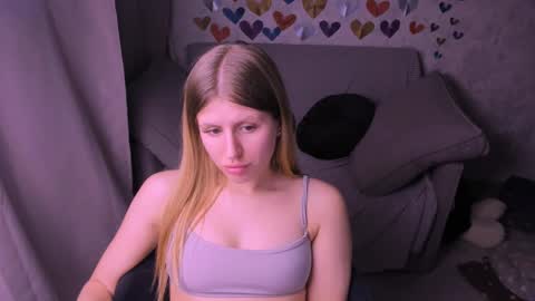 Snapshot of kirraa_ chatting on February 19, 2025, 11:36 pm Kira online show from February 19, 2025, 11:36 pm