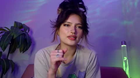 Snapshot of kissmerosy chatting on November 13, 2025, 11:25 pm Rose online show from November 13, 2025, 11:25 pm