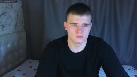 Snapshot of kittenmur chatting on December 22, 2024, 4:48 pm Vlad online show from December 22, 2024, 4:48 pm