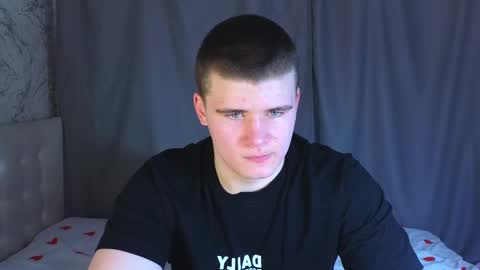 Snapshot of kittenmur chatting on December 26, 2024, 8:39 am Vlad online show from December 26, 2024, 8:39 am