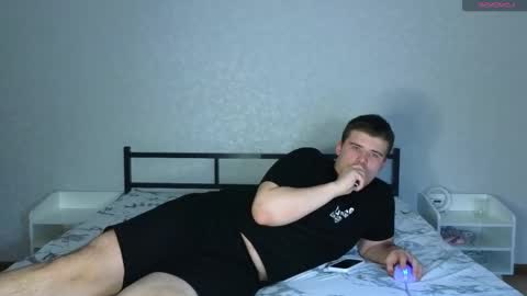 Snapshot of kittenmur chatting on February 10, 2025, 6:03 pm Vlad online show from February 10, 2025, 6:03 pm