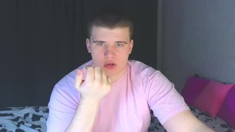 Snapshot of kittenmur chatting on March 5, 2025, 3:18 pm Vlad online show from March 5, 2025, 3:18 pm