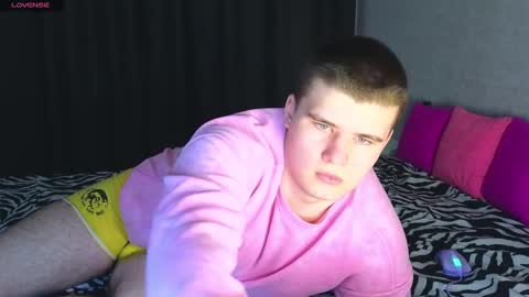 Snapshot of kittenmur chatting on March 12, 2025, 3:51 pm Vlad online show from March 12, 2025, 3:51 pm