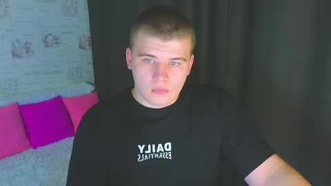 Snapshot of kittenmur chatting on September 28, 2025, 9:09 pm Vlad online show from September 28, 2025, 9:09 pm