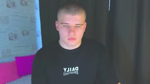 Snapshot of kittenmur chatting on October 4, 2025, 1:03 am Vlad online show from October 4, 2025, 1:03 am