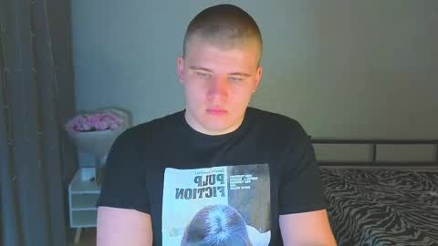 Snapshot of kittenmur chatting on October 27, 2025, 8:24 pm Vlad online show from October 27, 2025, 8:24 pm