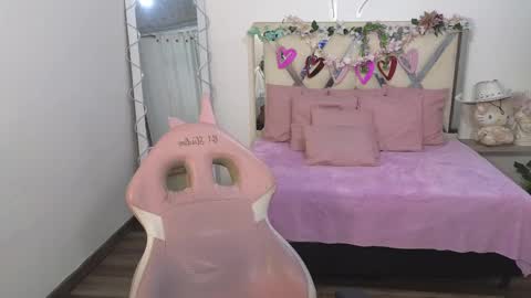 Snapshot of kittystar_tay chatting on March 7, 2025, 7:05 pm Kitty online show from March 7, 2025, 7:05 pm
