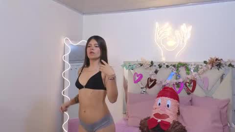 Snapshot of kittystar_tay chatting on March 12, 2025, 1:25 am Kitty online show from March 12, 2025, 1:25 am