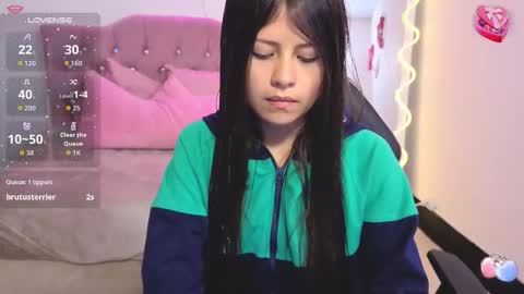 Snapshot of kittystar_tay chatting on October 13, 2025, 11:43 am Kitty online show from October 13, 2025, 11:43 am