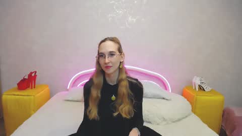 Snapshot of klaryevans chatting on January 21, 2025, 6:33 am Klary online show from January 21, 2025, 6:33 am