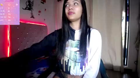 Snapshot of kloy_sech chatting on February 10, 2025, 3:21 pm Valen online show from February 10, 2025, 3:21 pm