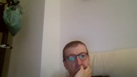 Snapshot of kolesie7 chatting on September 15, 2025, 8:20 pm JUAN CARLOS online show from September 15, 2025, 8:20 pm