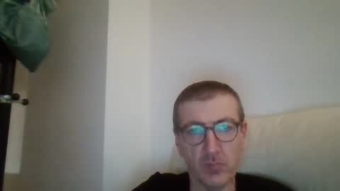 Snapshot of kolesie7 chatting on September 19, 2025, 9:15 pm JUAN CARLOS online show from September 19, 2025, 9:15 pm