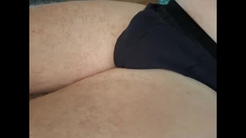 Snapshot of kombadx chatting on October 3, 2025, 9:06 am RENT ME i am your Slave online show from October 3, 2025, 9:06 am