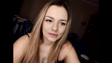 Snapshot of krisssexi chatting on December 17, 2024, 5:40 am KrissSexi online show from December 17, 2024, 5:40 am