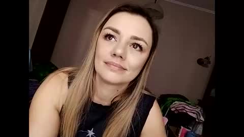 Snapshot of krisssexi chatting on January 16, 2025, 6:35 am KrissSexi online show from January 16, 2025, 6:35 am