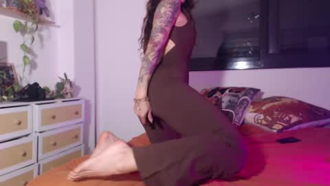 Snapshot of kristenwylde chatting on March 4, 2025, 6:39 pm Kristen Wylde -  online show from March 4, 2025, 6:39 pm