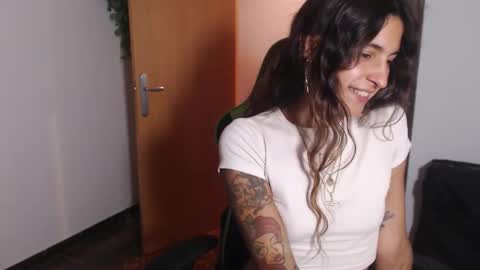 Snapshot of kristenwylde chatting on September 22, 2025, 8:00 pm Kristen Wylde -  online show from September 22, 2025, 8:00 pm