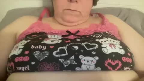 Snapshot of kylorencat chatting on December 25, 2024, 1:20 am KYLO online show from December 25, 2024, 1:20 am