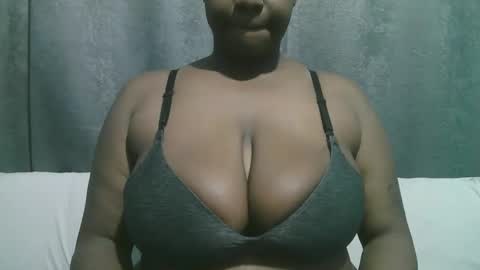lady_dearra online show from October 19, 2025, 2:12 am