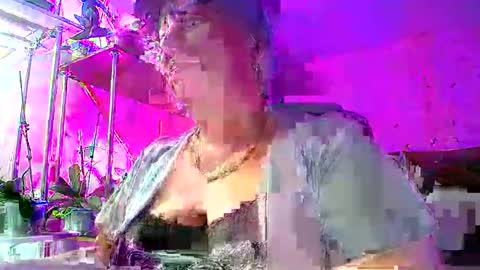 Snapshot of lady_gloria chatting on December 24, 2024, 2:22 pm Lady Gloria online show from December 24, 2024, 2:22 pm