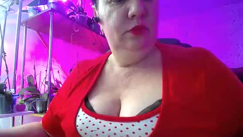 Snapshot of lady_gloria chatting on December 30, 2024, 1:47 pm Lady Gloria online show from December 30, 2024, 1:47 pm