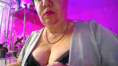 Snapshot of lady_gloria chatting on January 24, 2025, 6:46 am Lady Gloria online show from January 24, 2025, 6:46 am