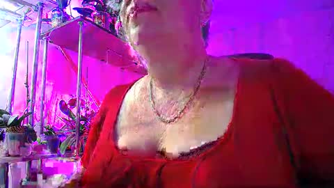 Snapshot of lady_gloria chatting on January 28, 2025, 8:36 am Lady Gloria online show from January 28, 2025, 8:36 am