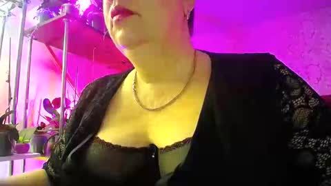 Snapshot of lady_gloria chatting on February 2, 2025, 4:05 am Lady Gloria online show from February 2, 2025, 4:05 am