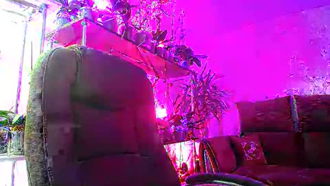 Snapshot of lady_gloria chatting on February 5, 2025, 5:09 am Lady Gloria online show from February 5, 2025, 5:09 am