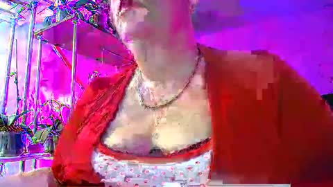 Snapshot of lady_gloria chatting on February 17, 2025, 3:58 am Lady Gloria online show from February 17, 2025, 3:58 am