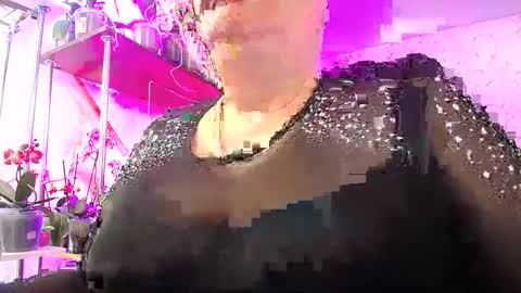 Snapshot of lady_gloria chatting on March 8, 2025, 9:17 am Lady Gloria online show from March 8, 2025, 9:17 am