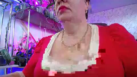 Snapshot of lady_gloria chatting on March 9, 2025, 12:09 pm Lady Gloria online show from March 9, 2025, 12:09 pm